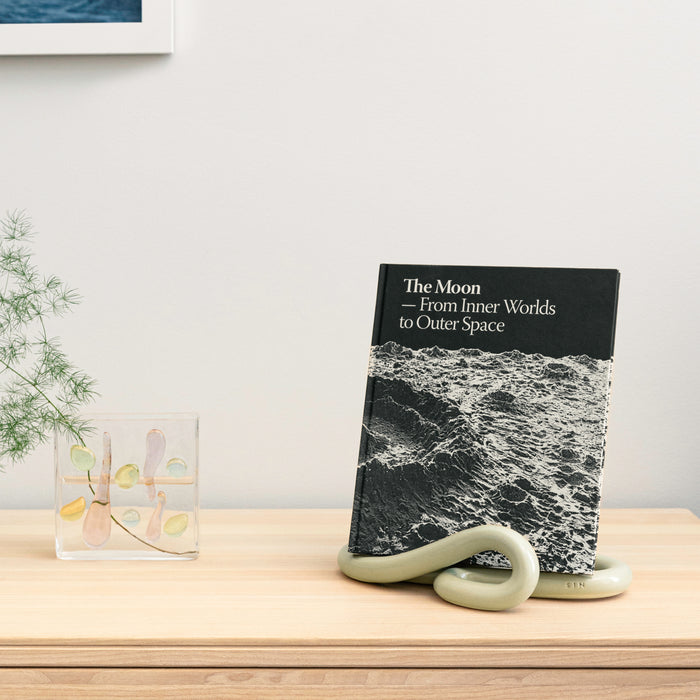 Lumbra Book Stand
