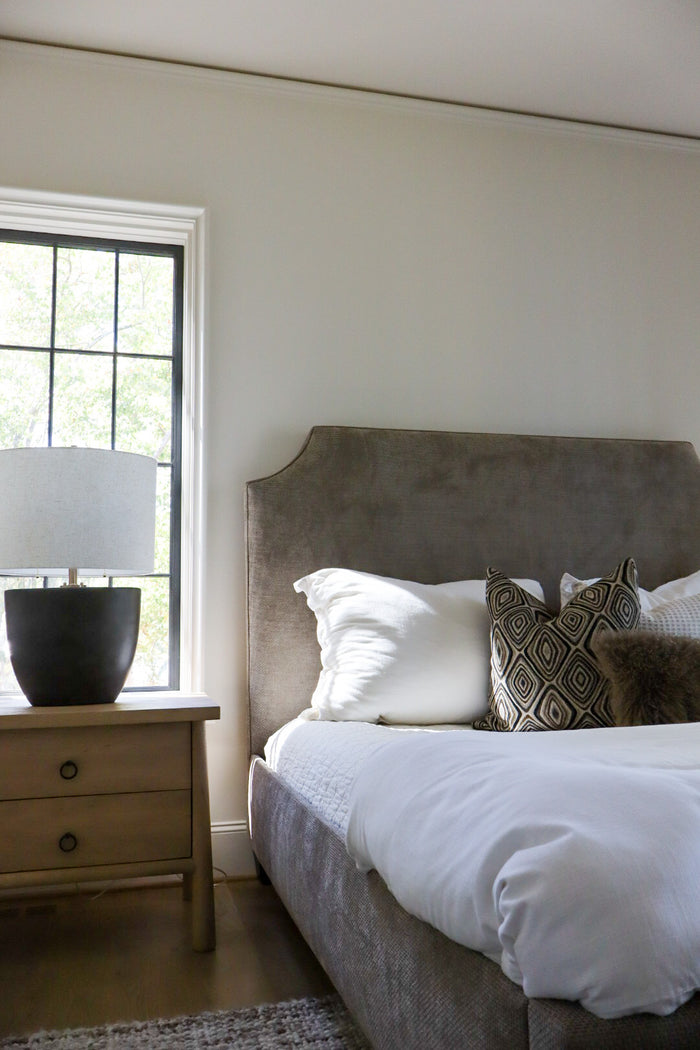 Mason Twin Pulls Oval Lamp