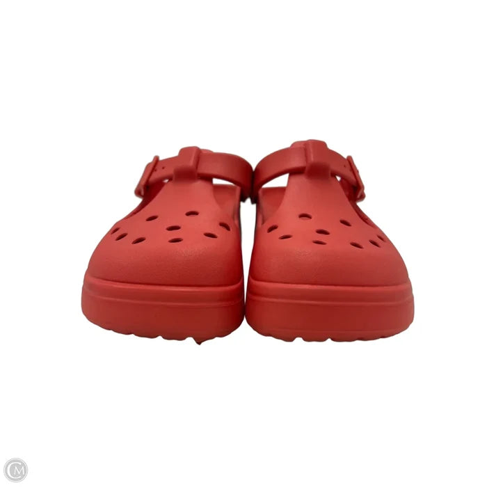 Shoes Flats By Crocs In Coral, Size: 7
