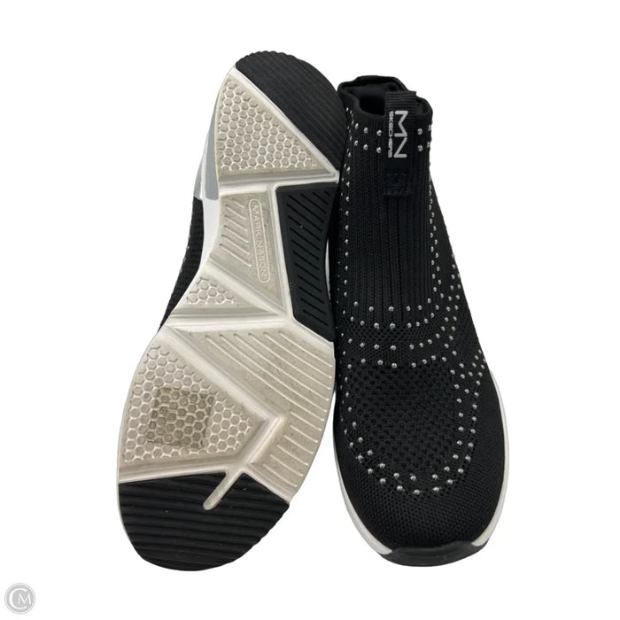 Shoes Sneakers By Skechers In Black & Silver, Size: 8